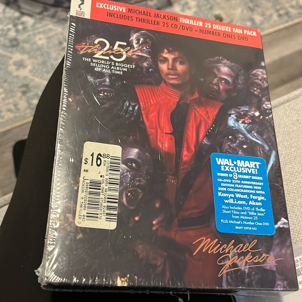 Michael Jackson thriller 25 deluxe pack